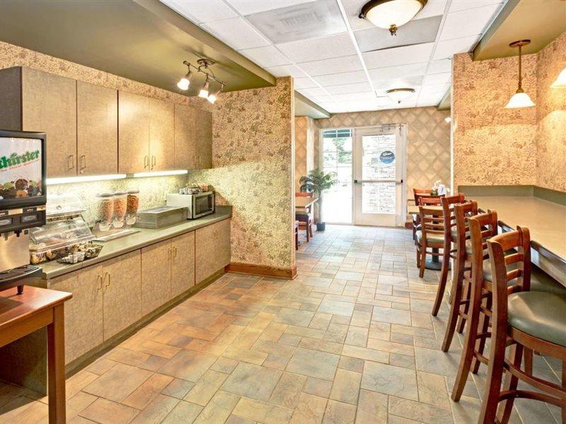 Microtel Inn & Suites By Wyndham Perimeter Center Sandy Springs Exteriör bild