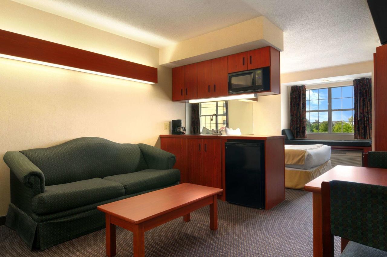 Microtel Inn & Suites By Wyndham Perimeter Center Sandy Springs Exteriör bild