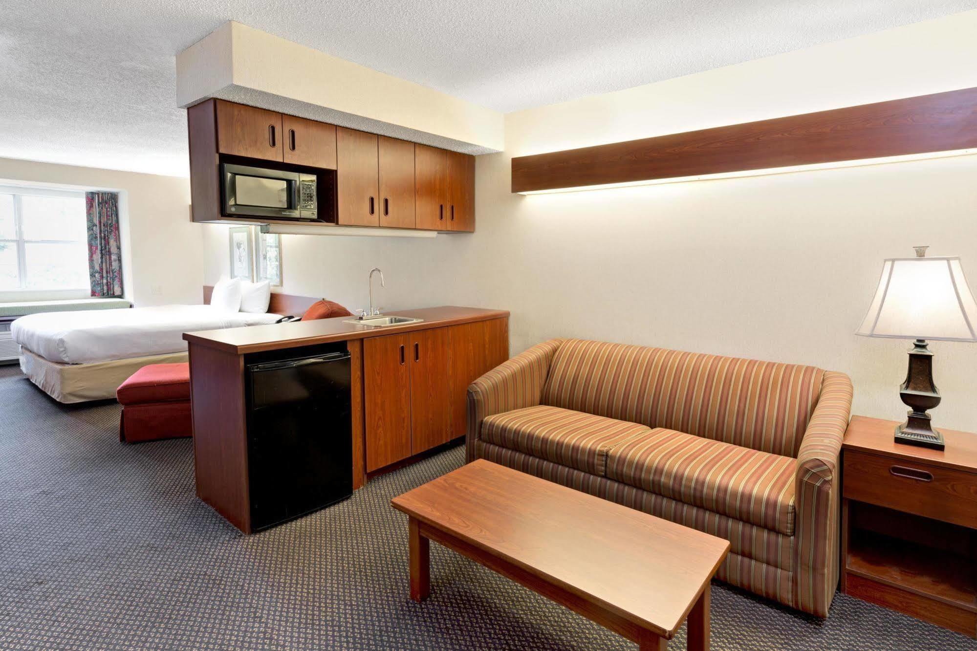 Microtel Inn & Suites By Wyndham Perimeter Center Sandy Springs Exteriör bild