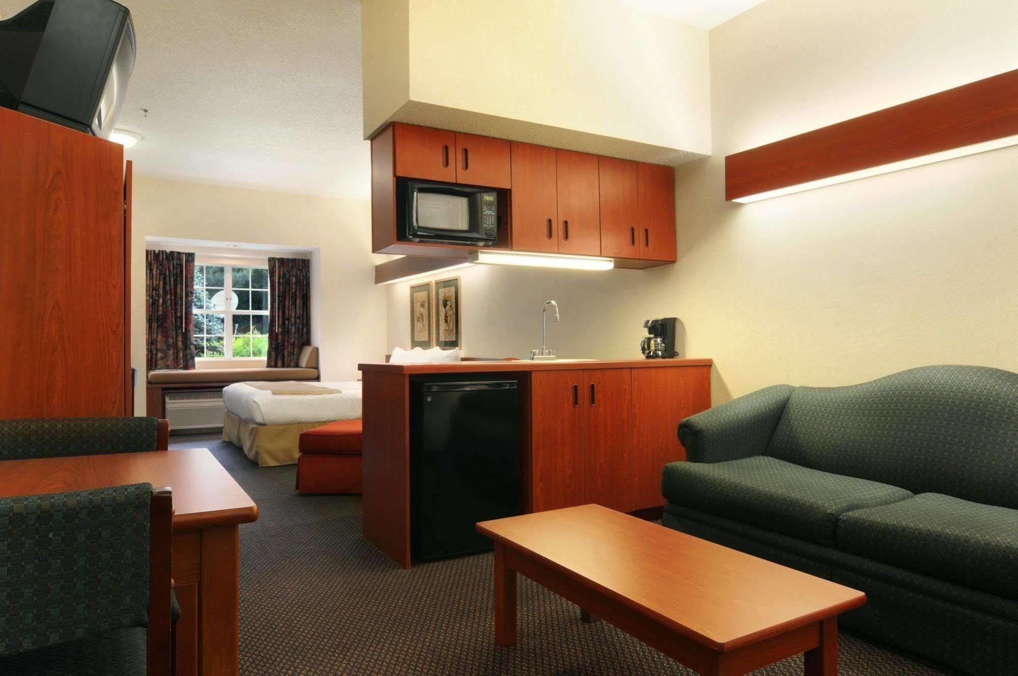 Microtel Inn & Suites By Wyndham Perimeter Center Sandy Springs Rum bild